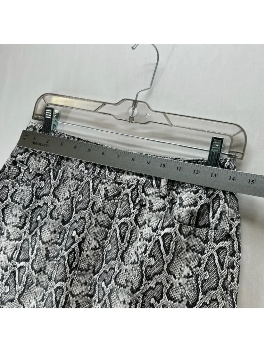 J.ING Faux Leather Snake Print Mini Skirt Size M Lined Zip Fly Pocket Gray Black